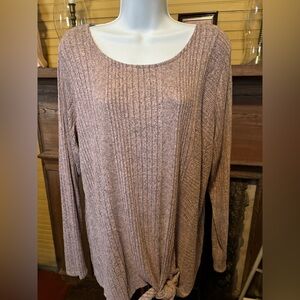 Alyx Size 1x Women’s 1x Lightweight Sweater 44” Bust 28” Length